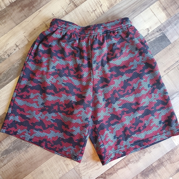Bcg Red Black Gray Camo Athletic Shorts Gym Shorts Activewear Mesh Boys Small 8 - Picture 1 of 16